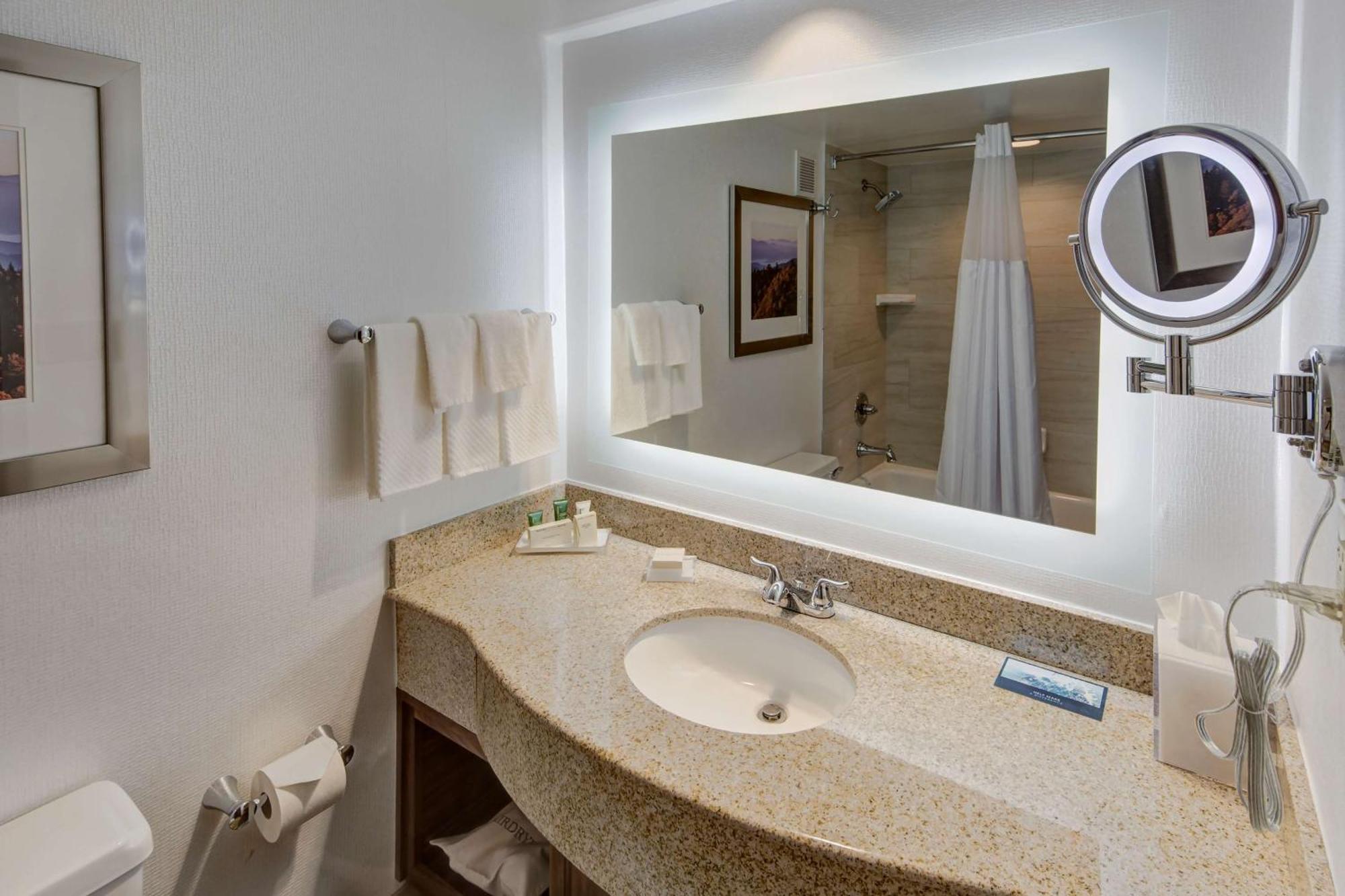 Hilton Knoxville Airport Алкоа Экстерьер фото